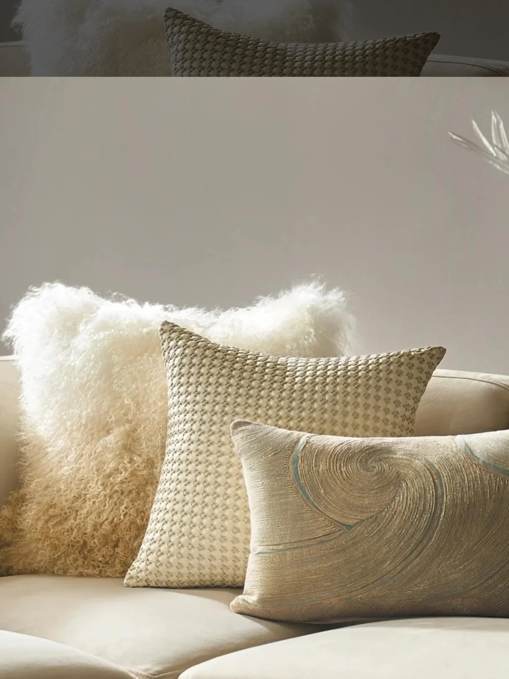 Plush Ombre Mongolian Accent Pillow - Cream to Tan/gold (Set of 2)